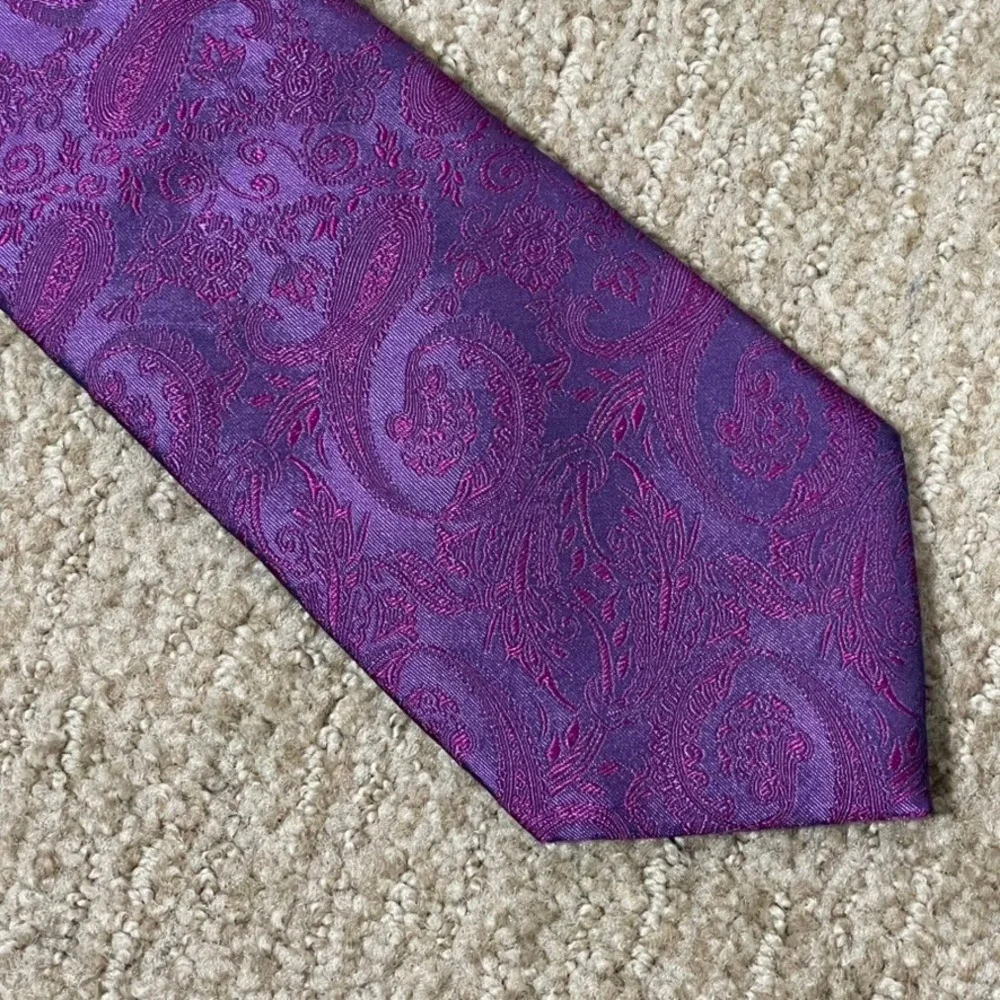 Charles Tyrwhitt Necktie‎ Mens OS Purple Excellent Silk Paisley Print Tie